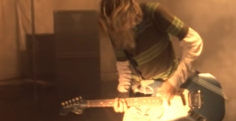 Kurt Cobains Fender Mustang From Nirvanas Smells Like Teen Spirit Video Is Up For Auction 1124